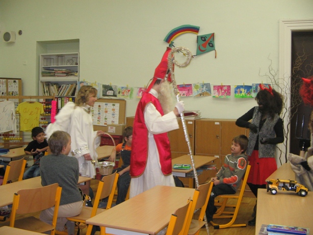 mikuláš v mš a zš 006.jpg