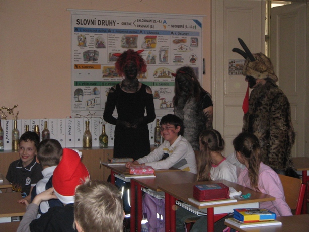 mikuláš v mš a zš 046.jpg