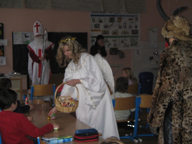 mikuláš v mš a zš 054.jpg